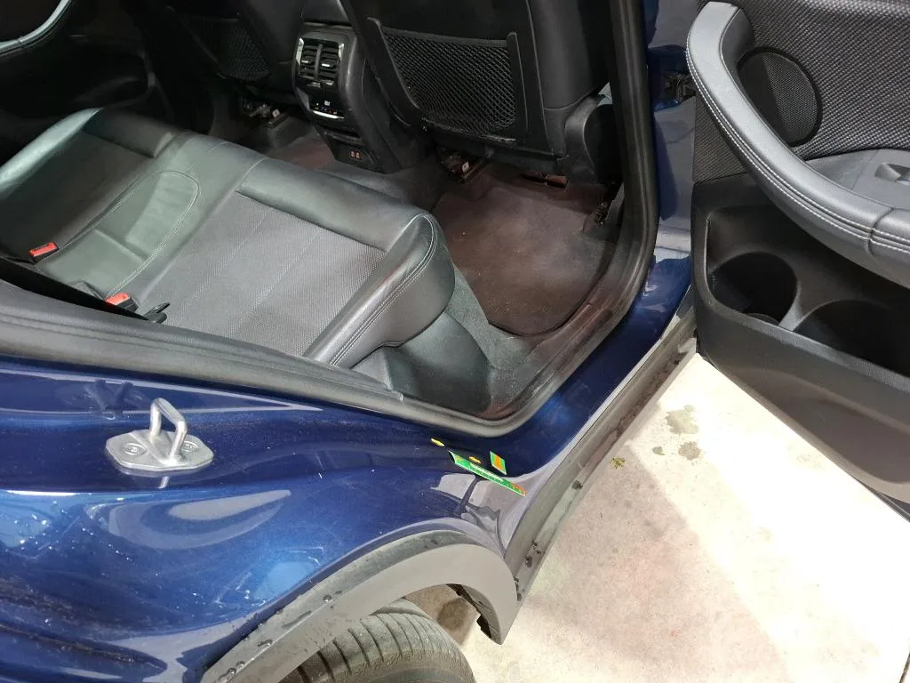 BMW X3 — Soleira interior traseira direita