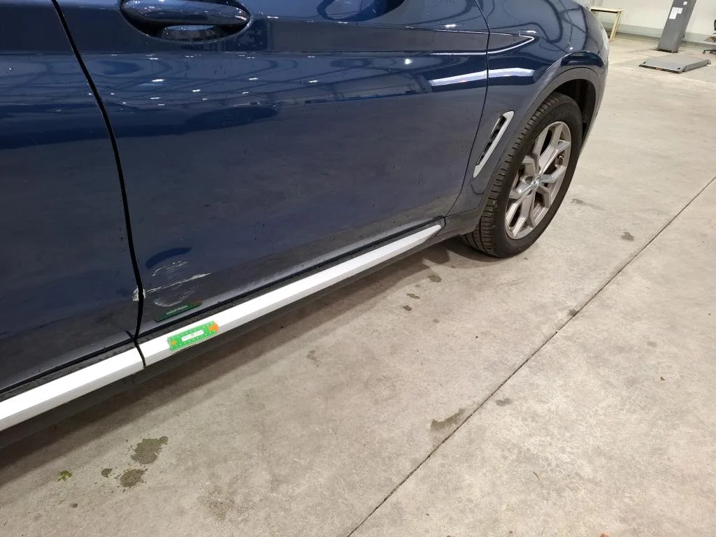 BMW X3 — Moldura da porta dianteira direita