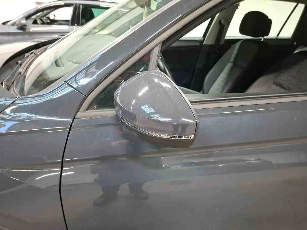 Volkswagen Tiguan — Caixa do retrovisor exterior esquerdo