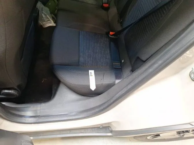 Alfa Romeo Junior — Almofada do assento traseiro