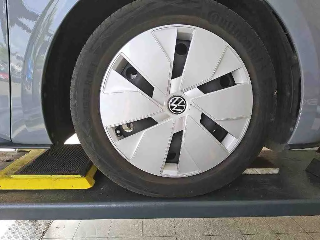 Volkswagen ID.3 — Tampa do cubo da roda dianteira direita
