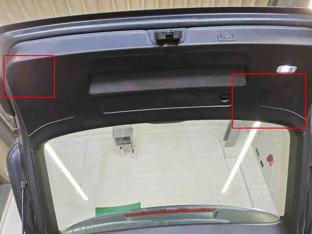 Audi A4 — Guarnição da tampa traseira