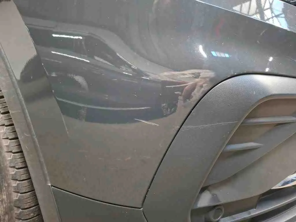 Volkswagen Tiguan — Para-choques dianteiro
