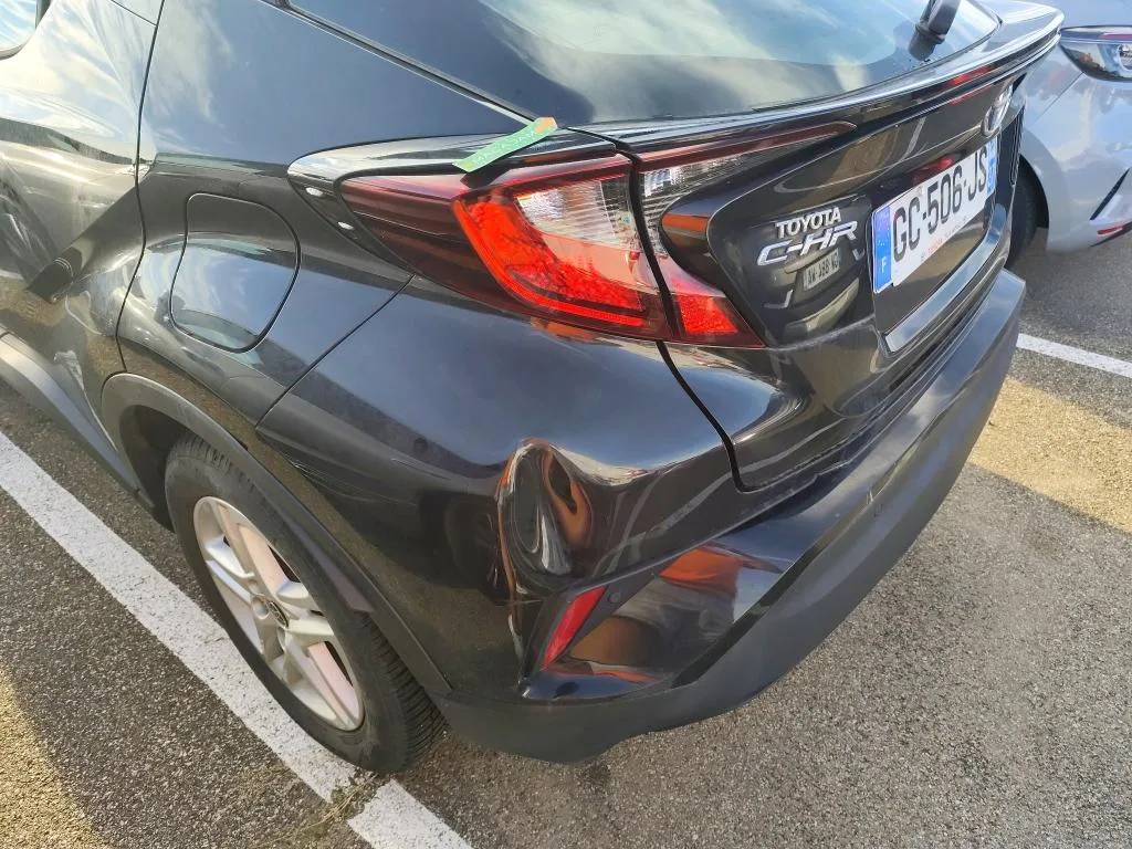 Toyota C-HR — Para-choques traseiro