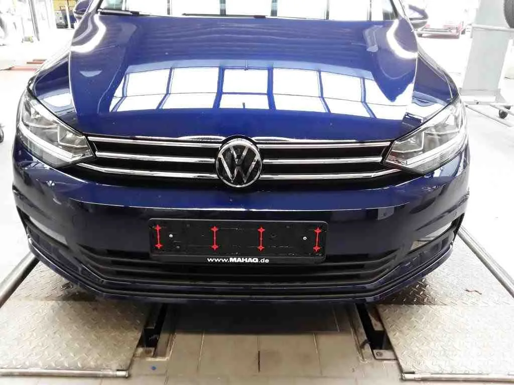 Volkswagen Touran — Frente