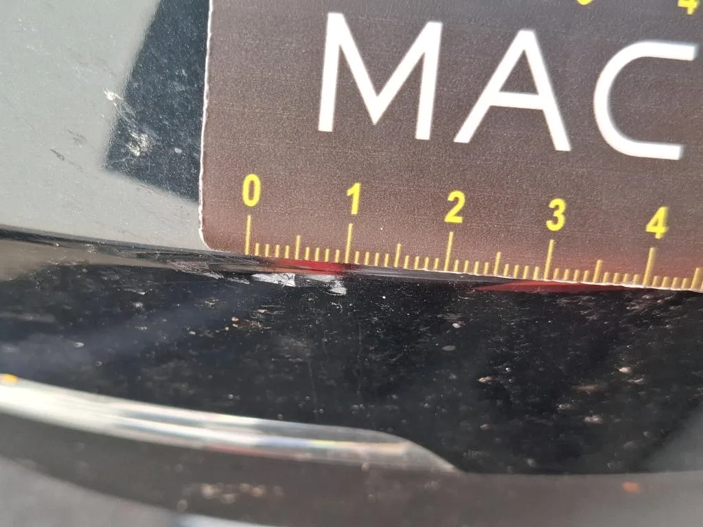 Renault Megane E-Tech — Caixa do retrovisor exterior direito