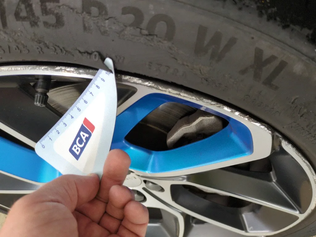 Lynk&Co 01 — Pneu dianteiro direito