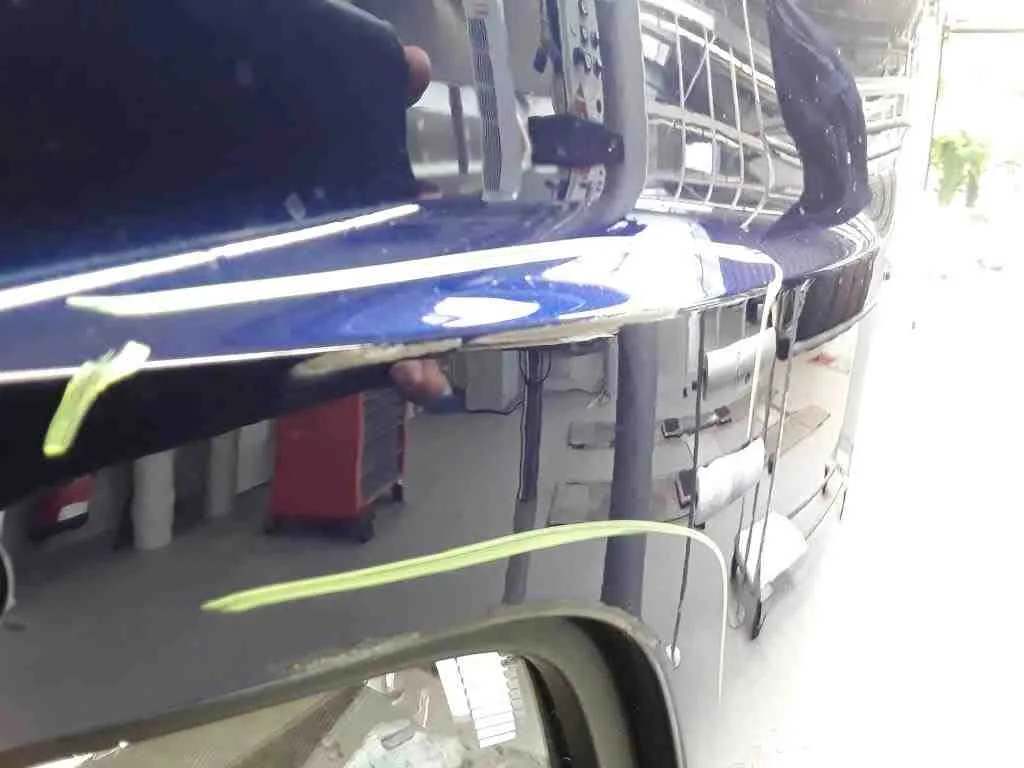 Volkswagen Touran — Para-choques dianteiro
