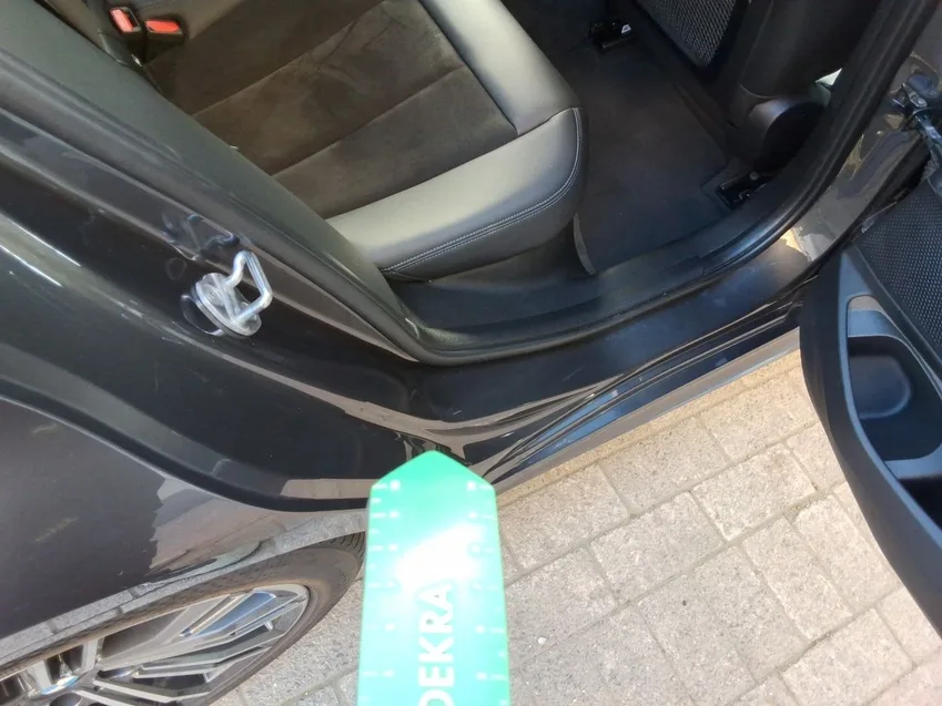 BMW 3 Series — Soleira traseira direita