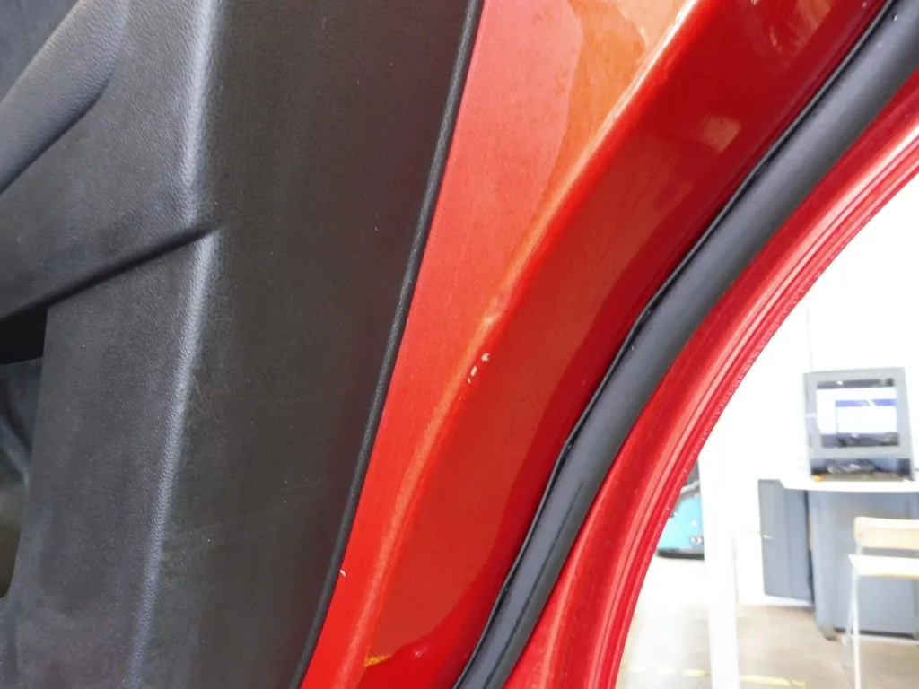 Renault Captur — Montante traseiro, zona da guarnição