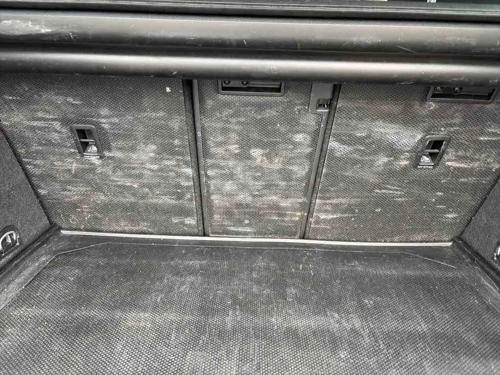 Volkswagen Passat — Tapete da bagageira