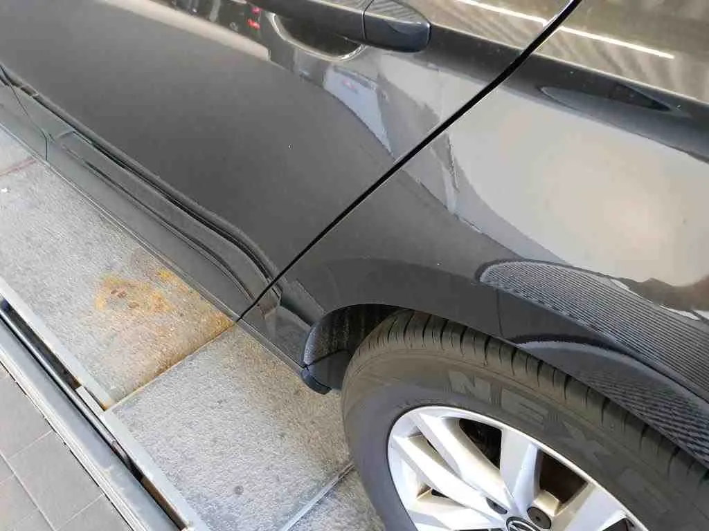 Volkswagen Passat — Painel traseiro esquerdo