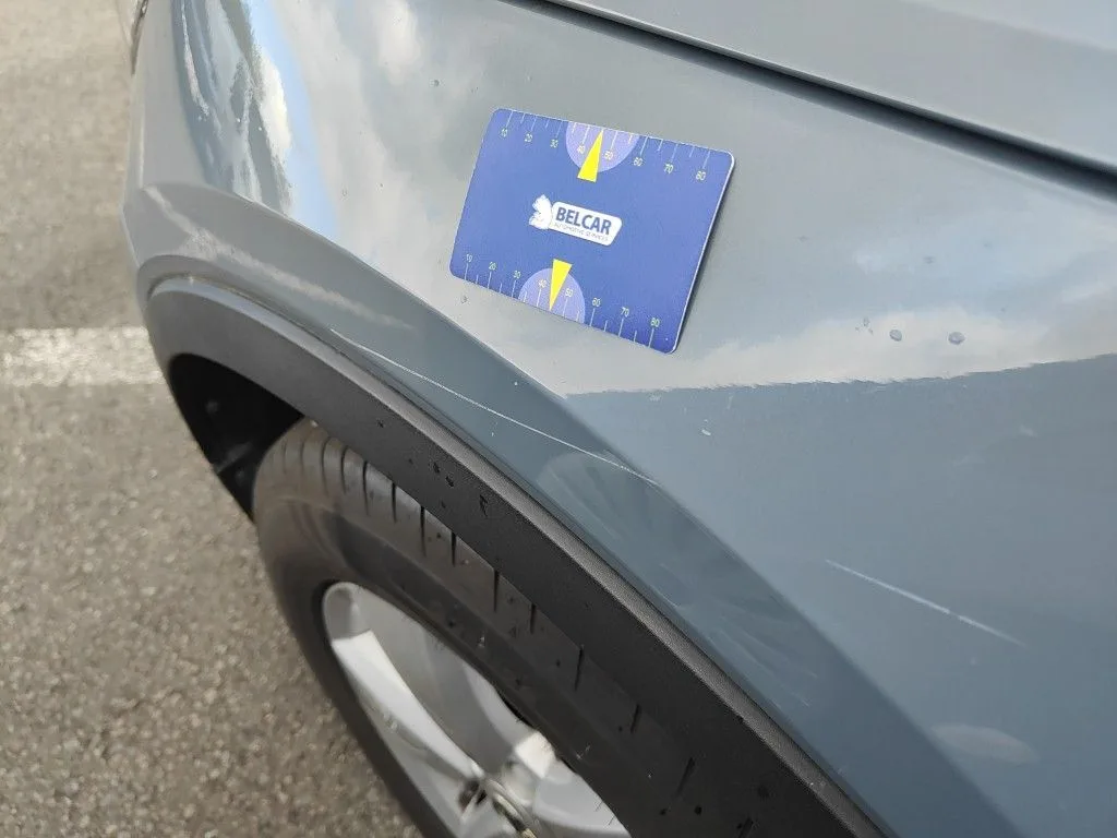 Volvo XC40 — Guarda-lamas dianteiro esquerdo