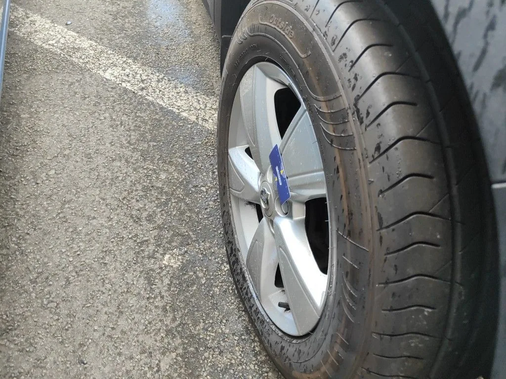 Volvo XC40 — Jante traseira esquerda