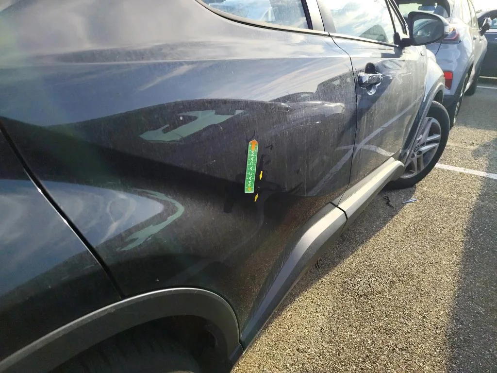 Toyota C-HR — Porta traseira direita