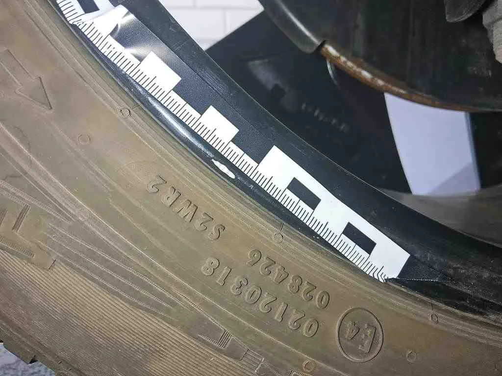 Volkswagen ID.3 — Jante de liga leve dianteira direita