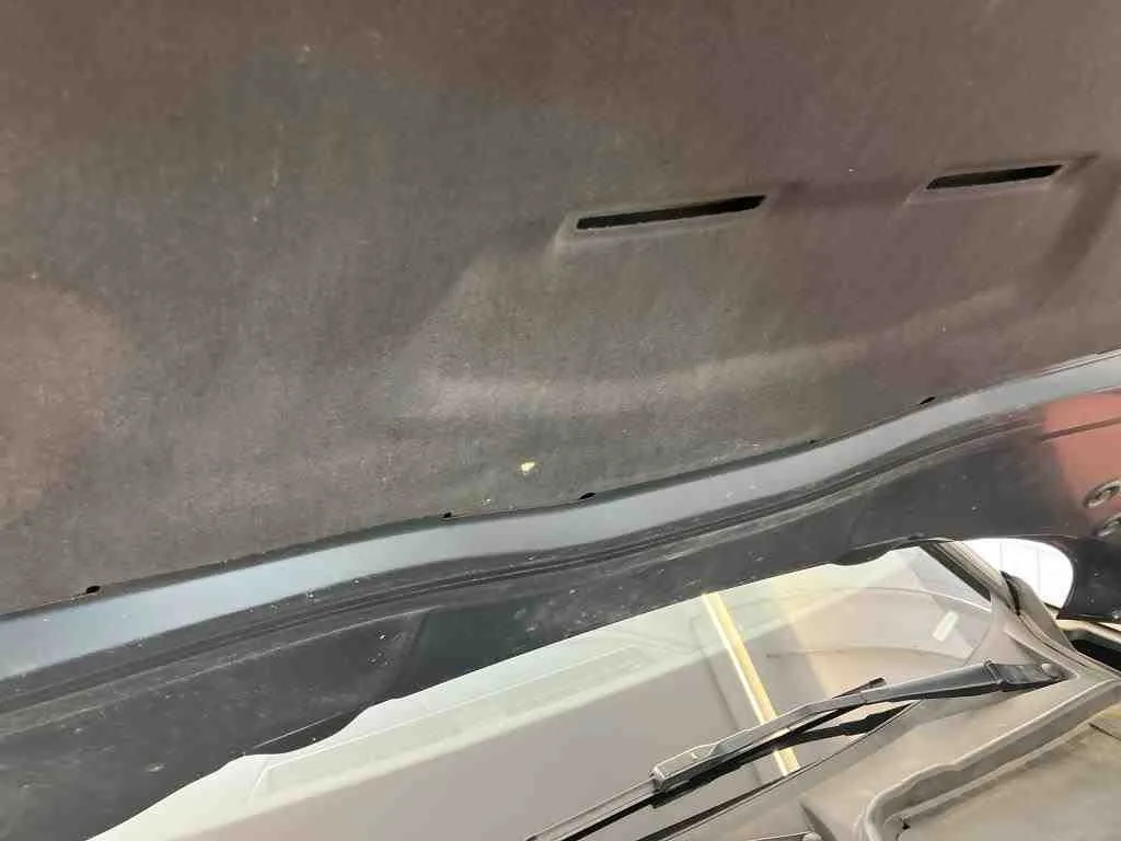 Audi A4 — Isolamento sob o capot