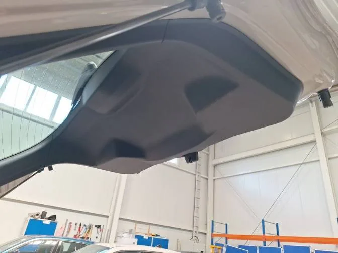 Alfa Romeo Junior — Guarnição interior da tampa traseira