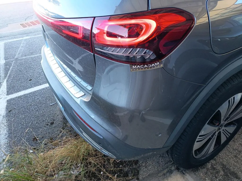 Mercedes-Benz EQA — Para-choques traseiro