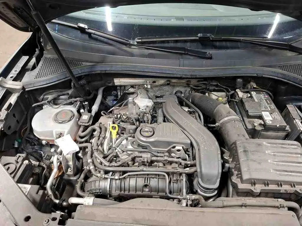 Volkswagen Tiguan — Isolamento do capô