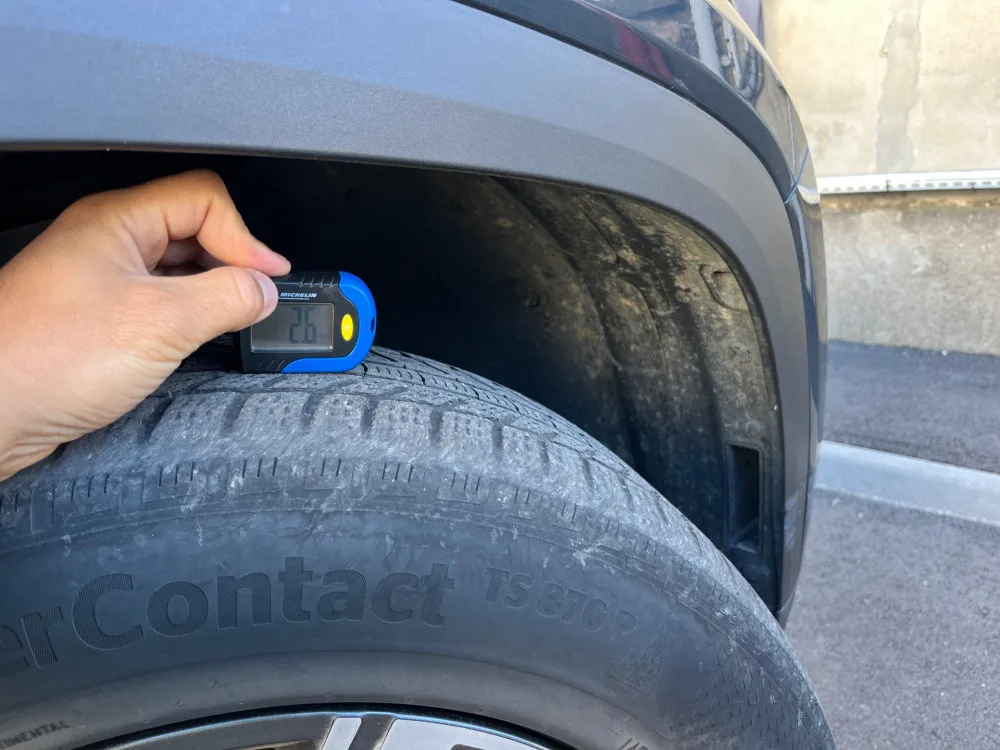 Hyundai Tucson — Pneu avant direito