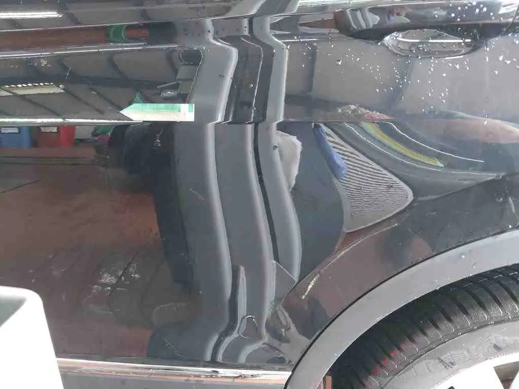 Volkswagen Tiguan — Porta traseira esquerda