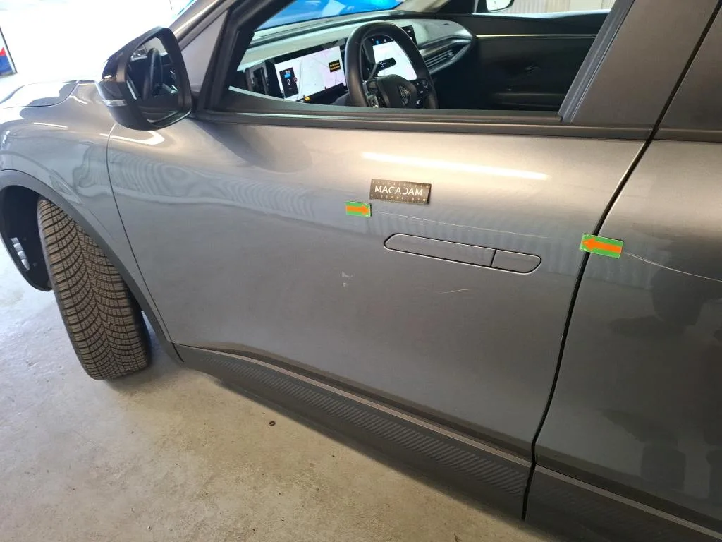 Renault Megane E-Tech — Porta dianteira esquerda