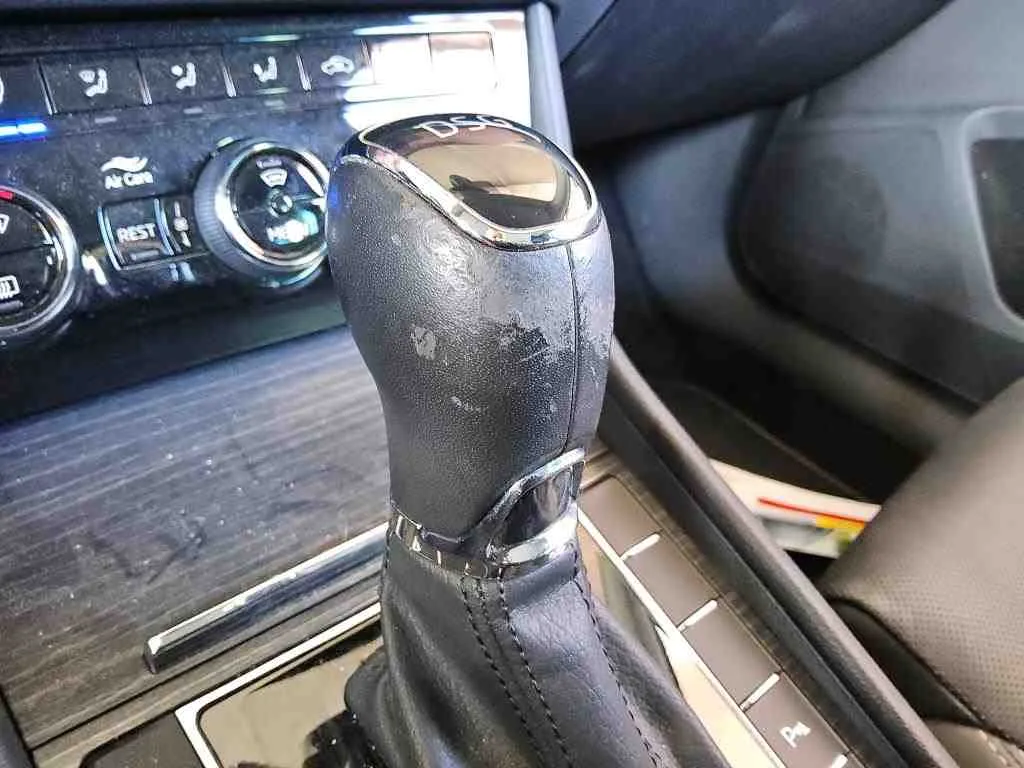 Skoda Superb — Manípulo da alavanca de velocidades