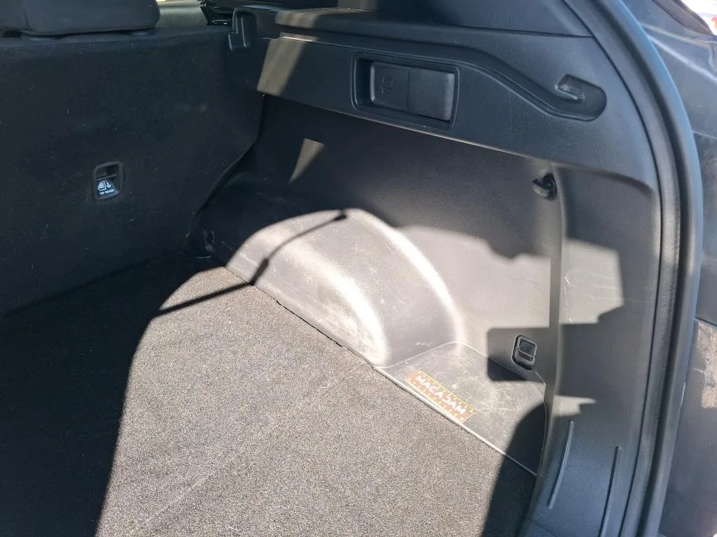 Hyundai Tucson — Guarnição interior direita da bagageira