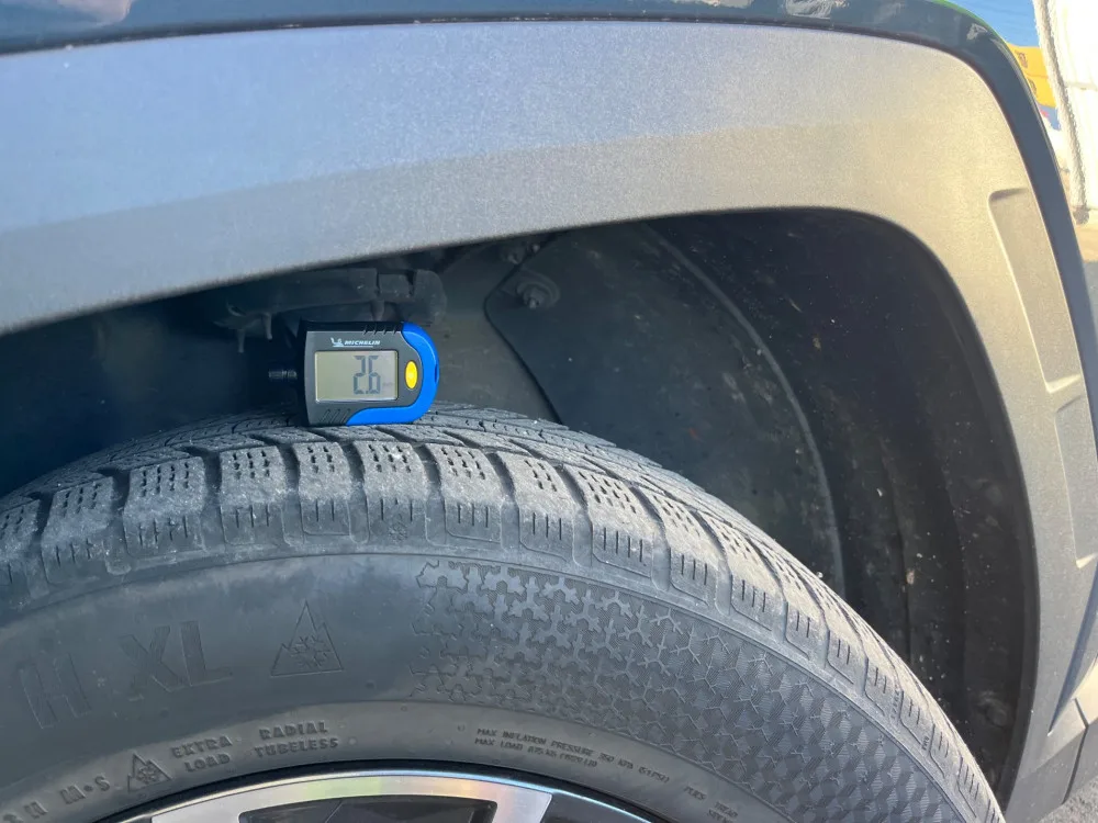 Hyundai Tucson — Pneu avant esquerdo