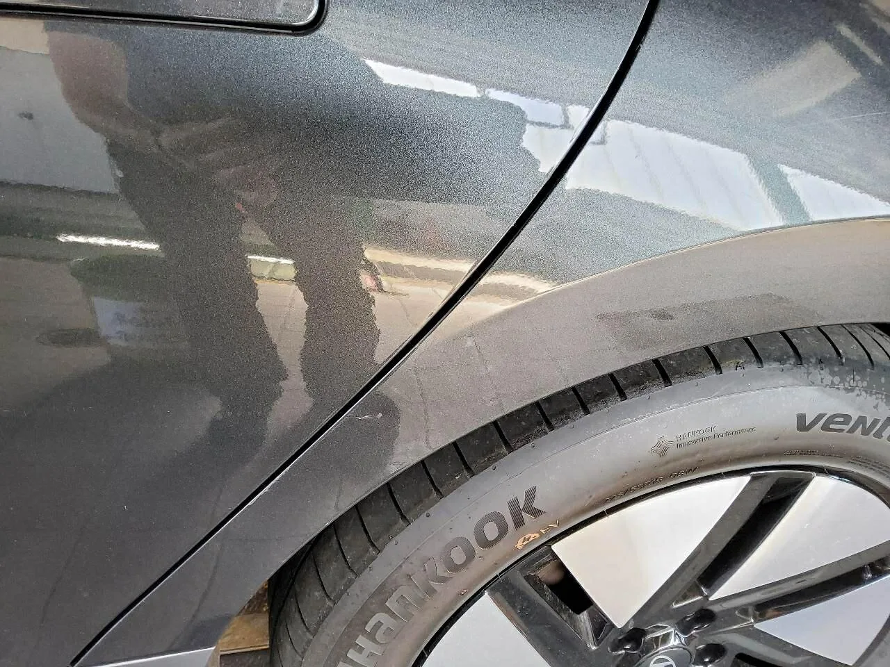 Hyundai Ioniq 6 — Painel lateral esquerdo