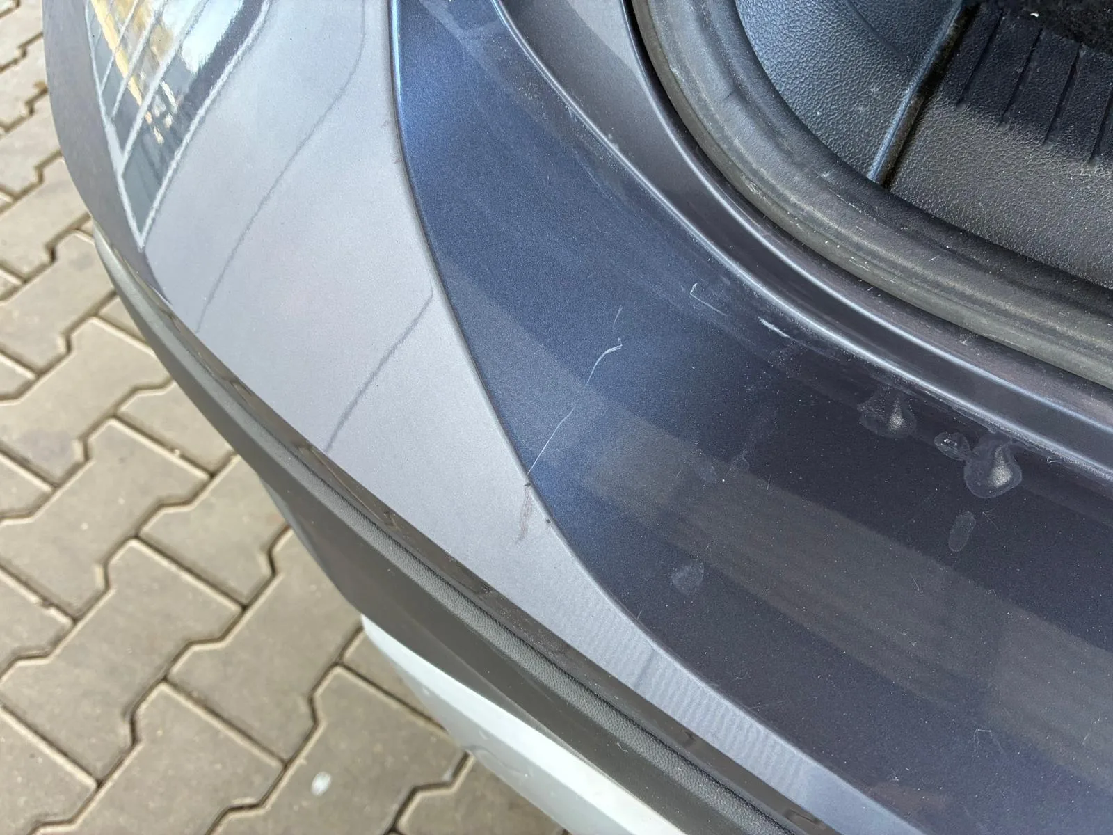 Volkswagen T-Cross — Pára-choques traseiro