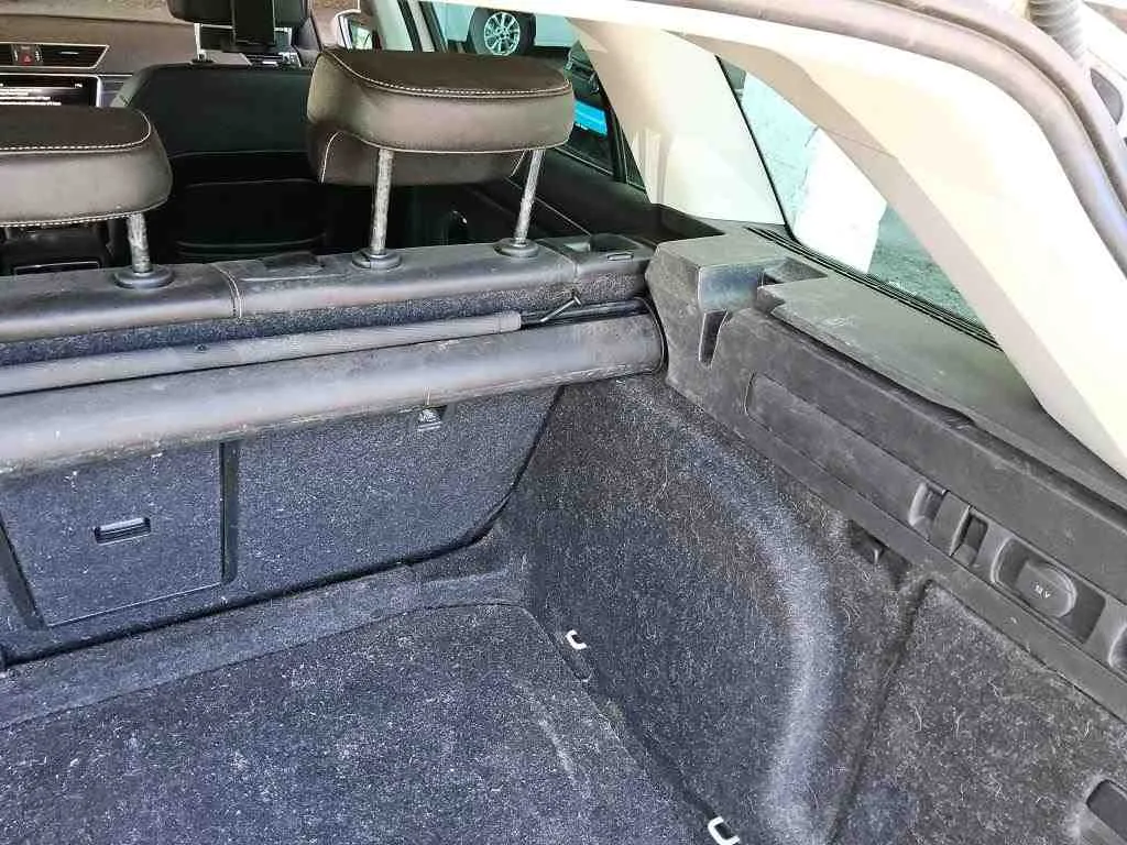 Skoda Superb — Tampão da bagageira