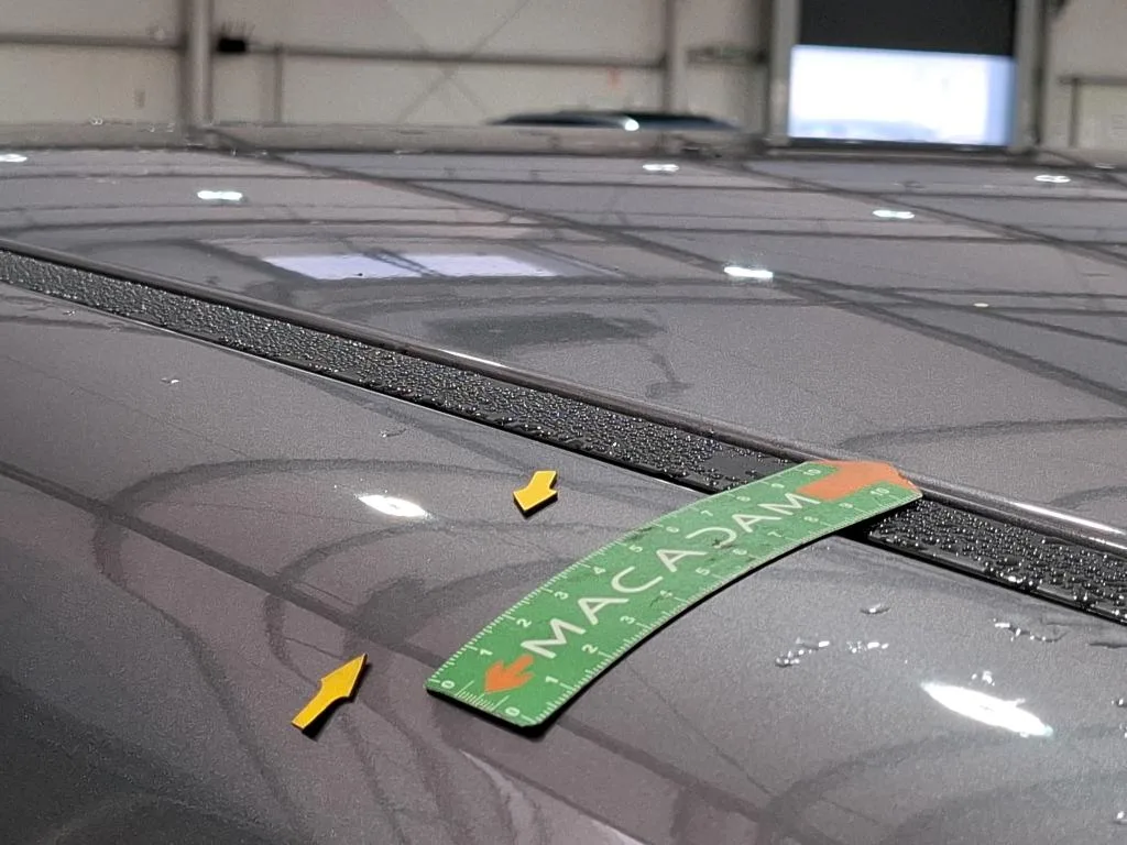 Nissan Qashqai — Longarina do tejadilho esquerda