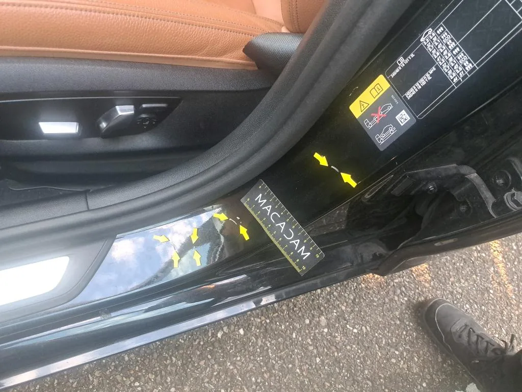 BMW 5 Series — Soleira interior dianteira esquerda