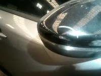 Peugeot e-2008 — Campânula do retrovisor direito