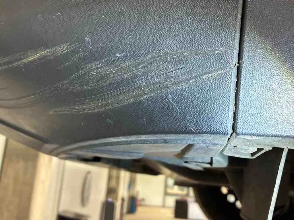 Volkswagen Tiguan — Spoiler dianteiro