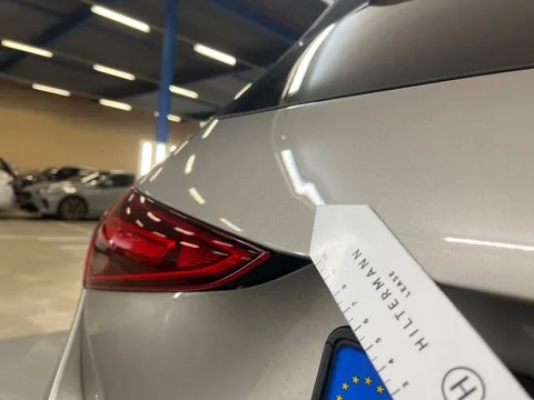 Mercedes-Benz C — Traseira