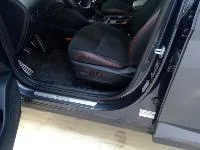 Hyundai Tucson — Soleira da porta dianteira esquerda