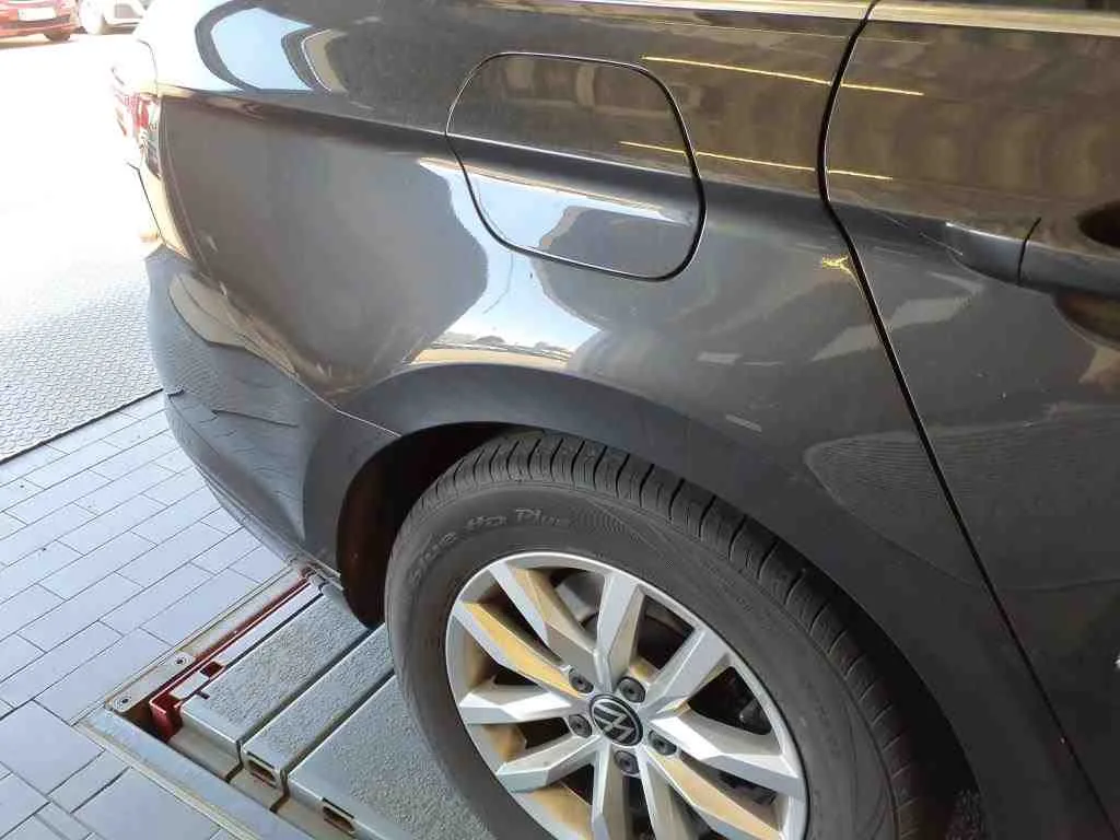 Volkswagen Passat — Painel traseiro direito
