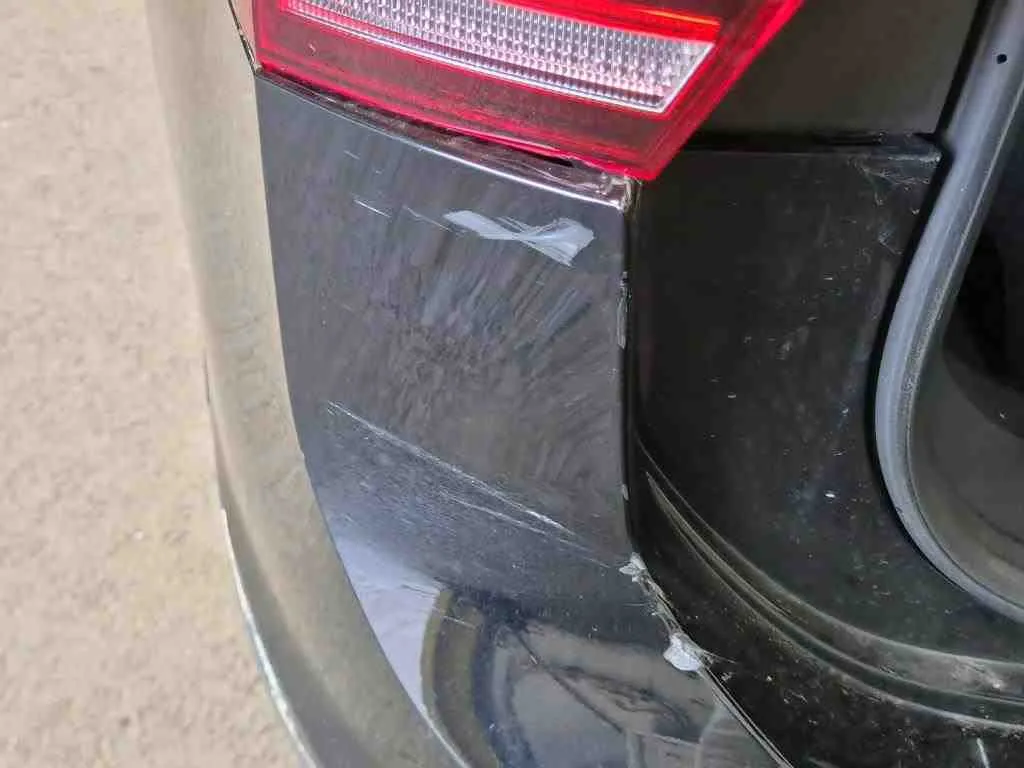 Volkswagen Tiguan — Para-choques traseiro