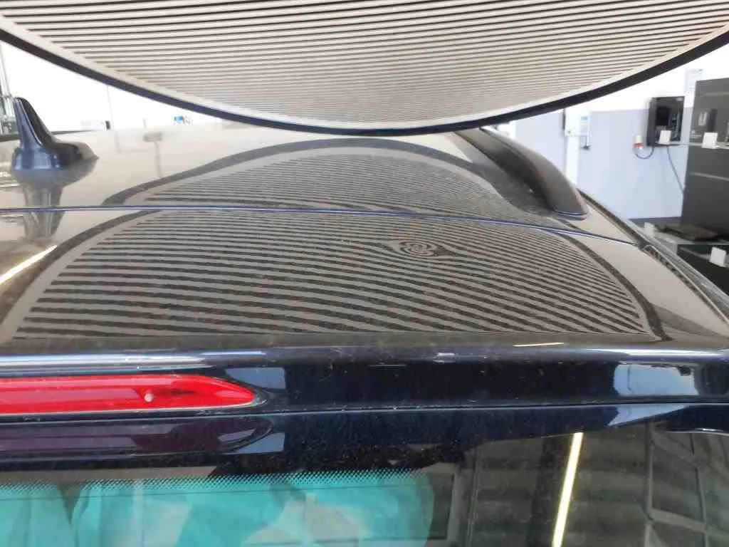 Volkswagen Passat — Tampa da mala