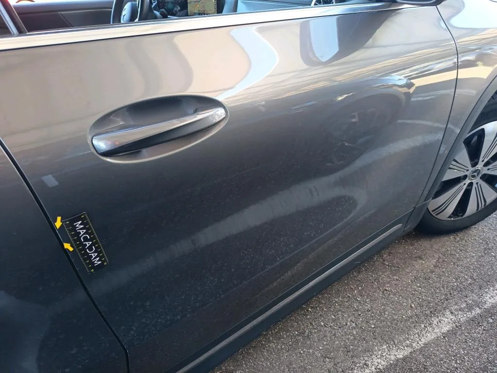 Mercedes-Benz EQA — Porta dianteira direita