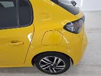 Peugeot 208 — Guarda-lamas traseiro esquerdo
