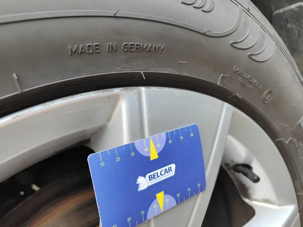 Volvo XC40 — Jante traseira direita