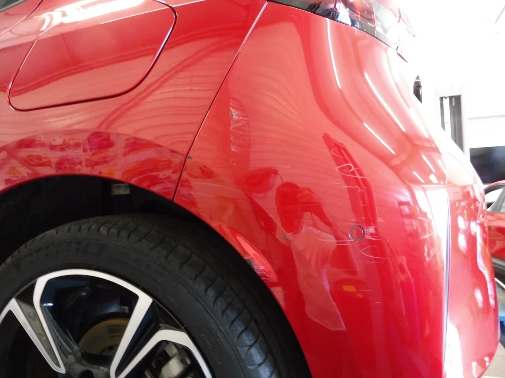 Opel Corsa — Painel lateral traseiro