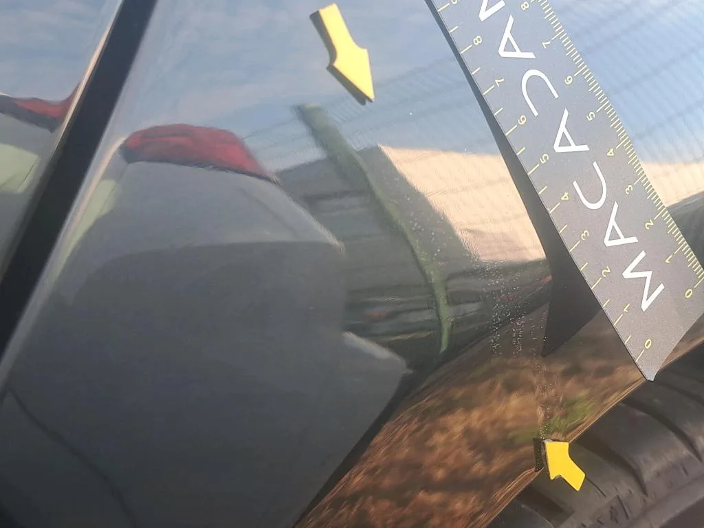 BMW 5 Series — Guarda-lamas traseiro esquerdo