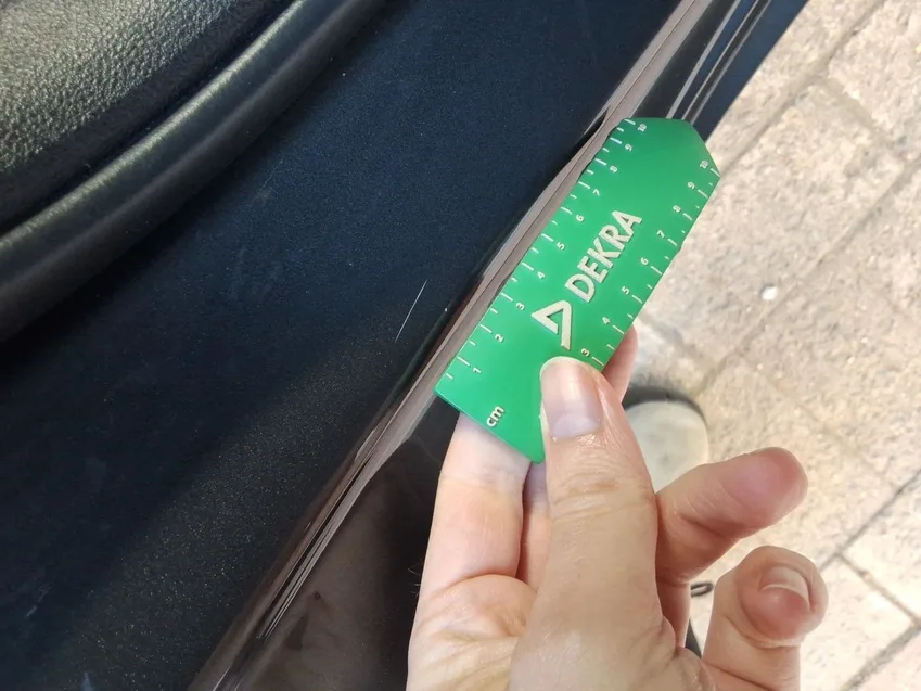 BMW 3 Series — Soleira traseira direita