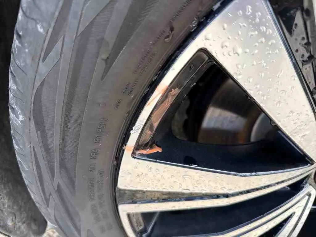 Volkswagen Arteon — Jante de liga leve dianteira direita (polida)