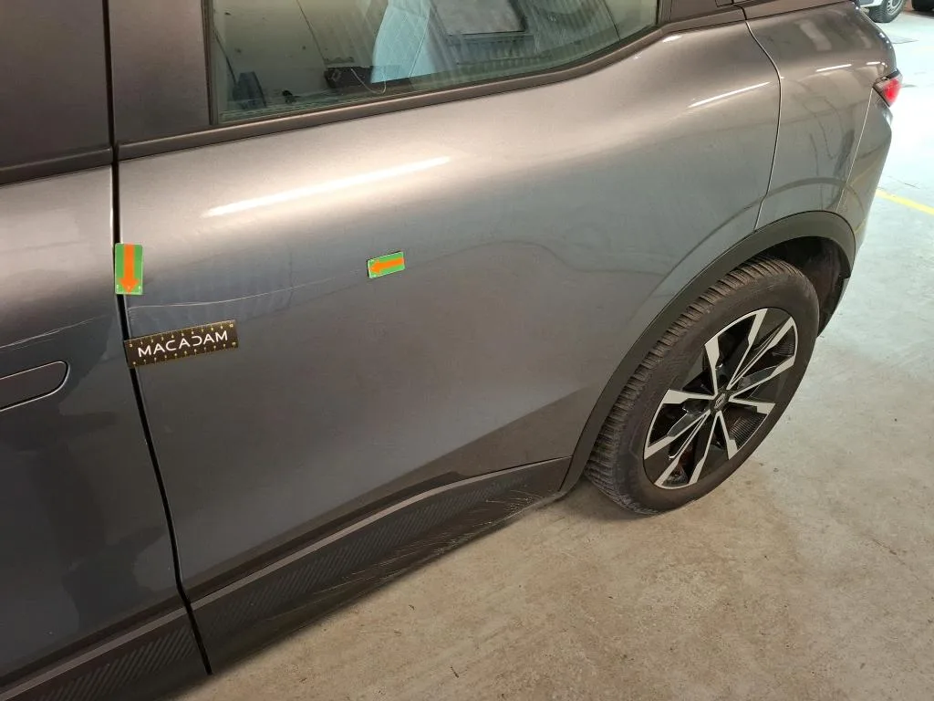 Renault Megane E-Tech — Porta traseira esquerda